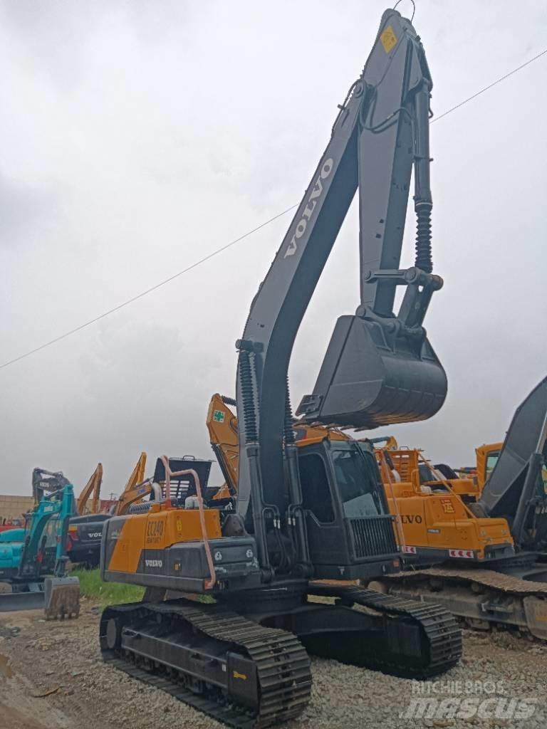 Volvo EC 240 Pásové rýpadlá