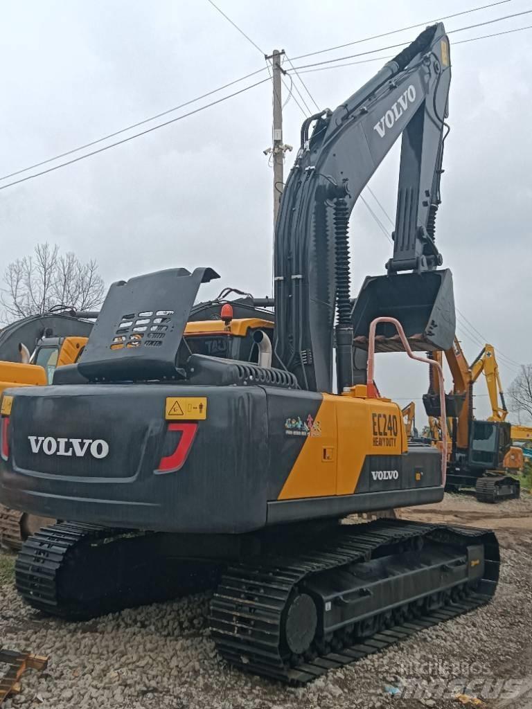 Volvo EC 240 Pásové rýpadlá
