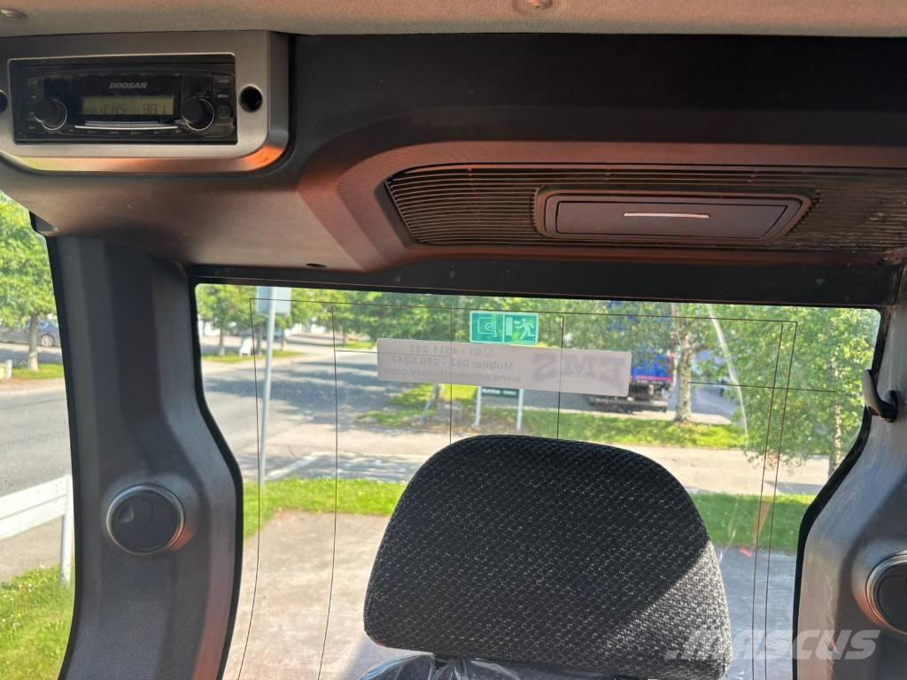 Doosan DX 57 W-5 Kolesové rýpadlá