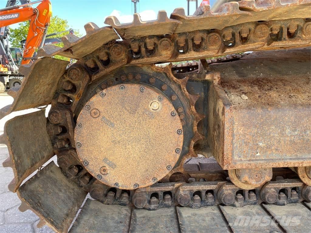 Doosan DX235LC-5 Pásové rýpadlá
