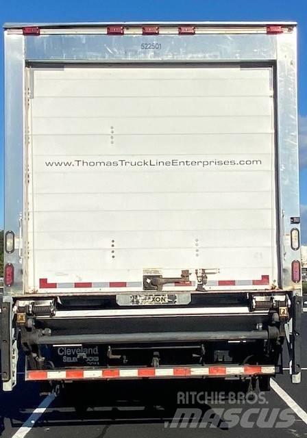 Freightliner M2 106 Chladiarenské nákladné vozidlá