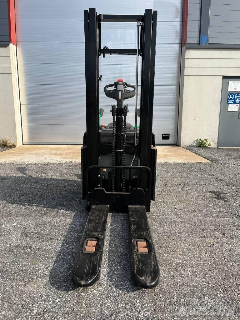 Hangcha CDD16-AC2S Samohybné vozíky