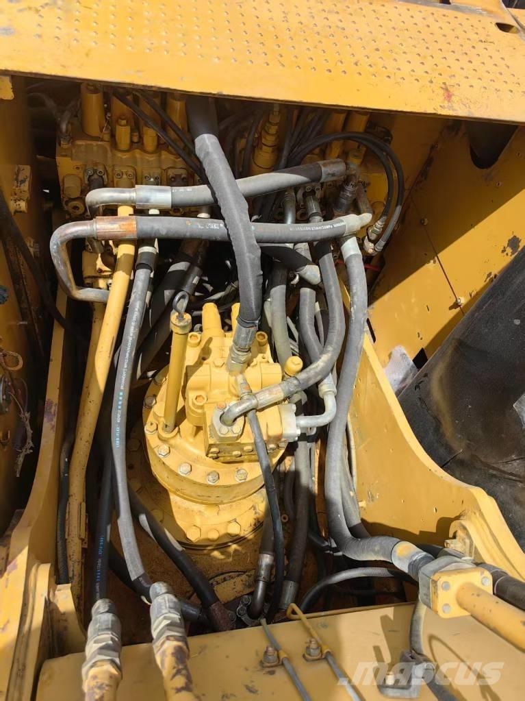 CAT 323 D Pásové rýpadlá