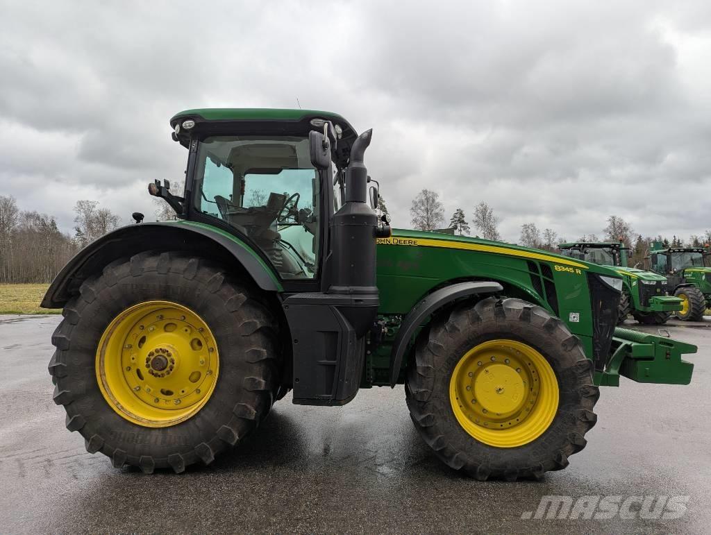 John Deere 8345 R Traktory