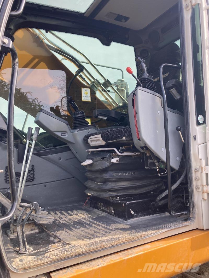 Liebherr R926 Pásové rýpadlá