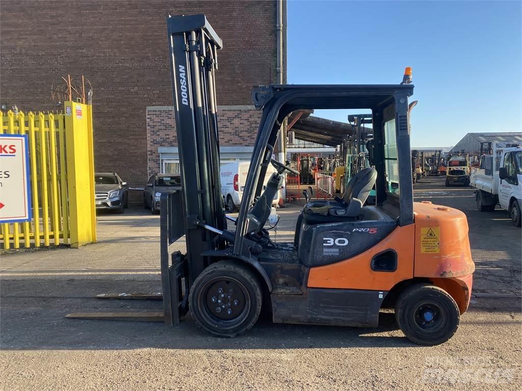 Doosan D30S-5 Dieselové vozíky