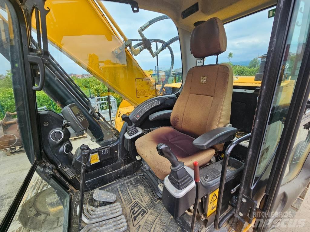 JCB 235 HD Pásové rýpadlá