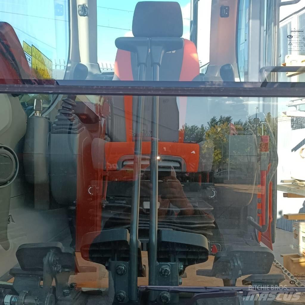 Doosan DX235NLC-5 Pásové rýpadlá