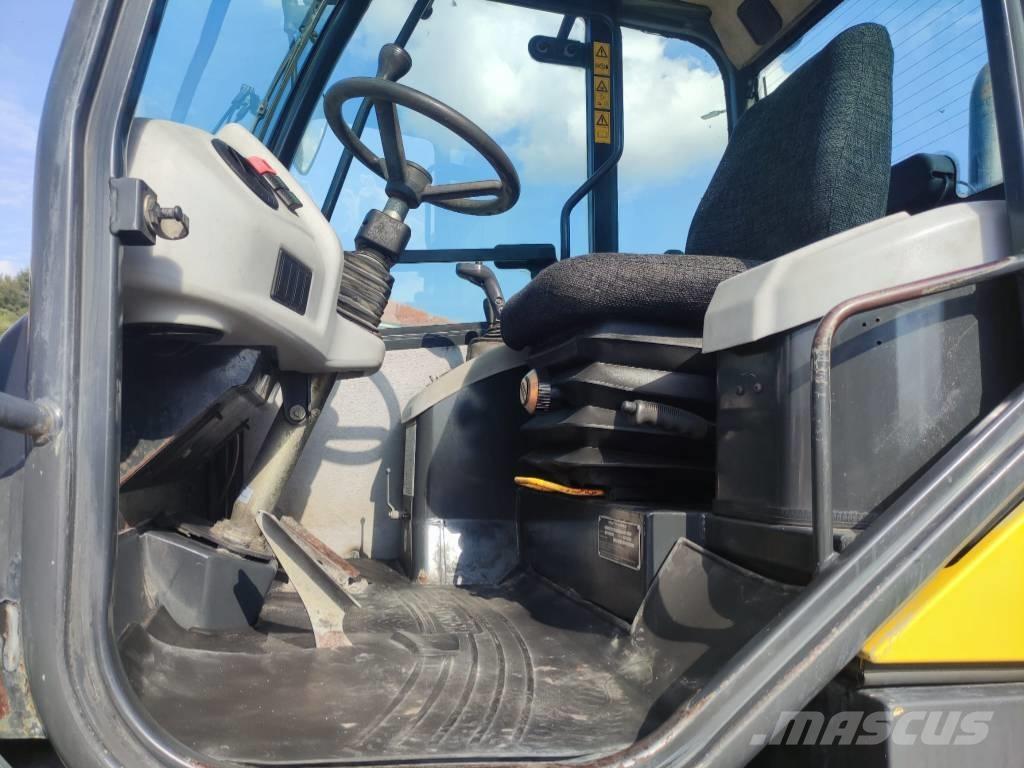 Komatsu WA 80-5 Kolesové nakladače