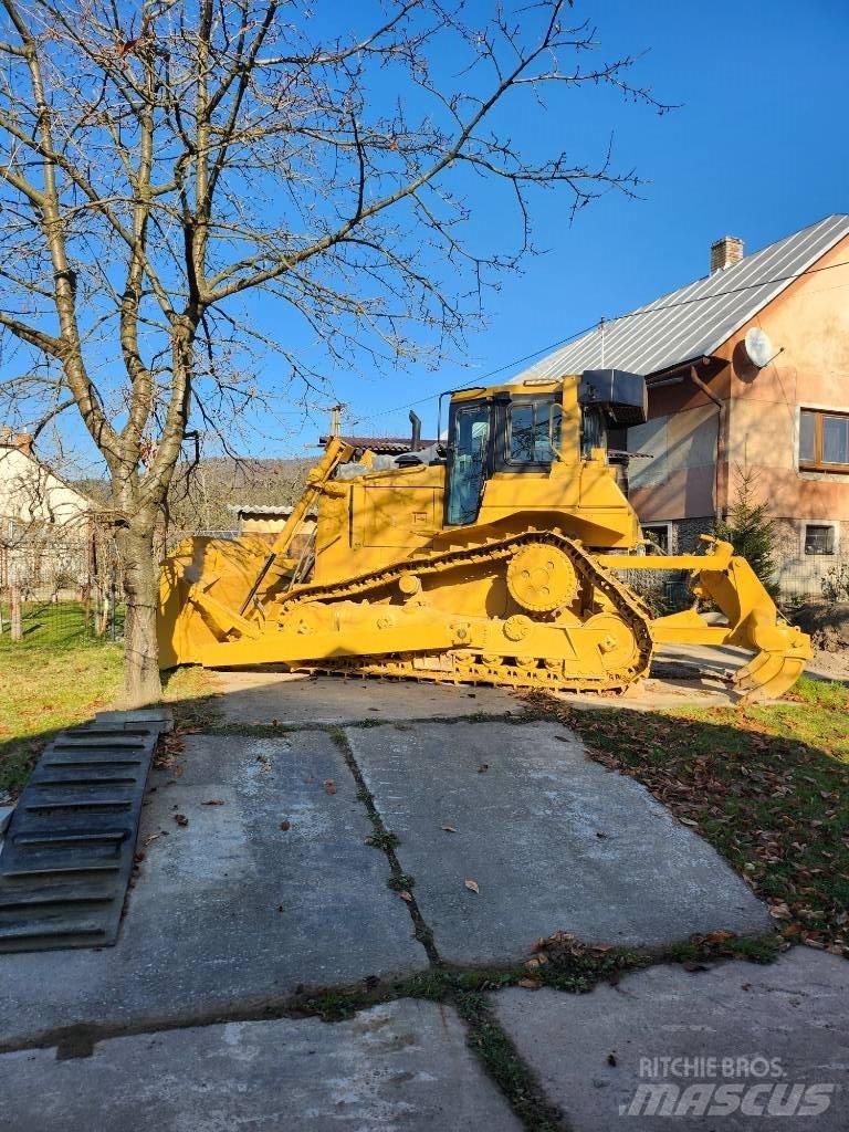 CAT D 6 R II Pásové dozéry