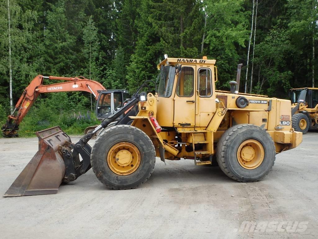 Volvo BM L 90 Kolesové nakladače