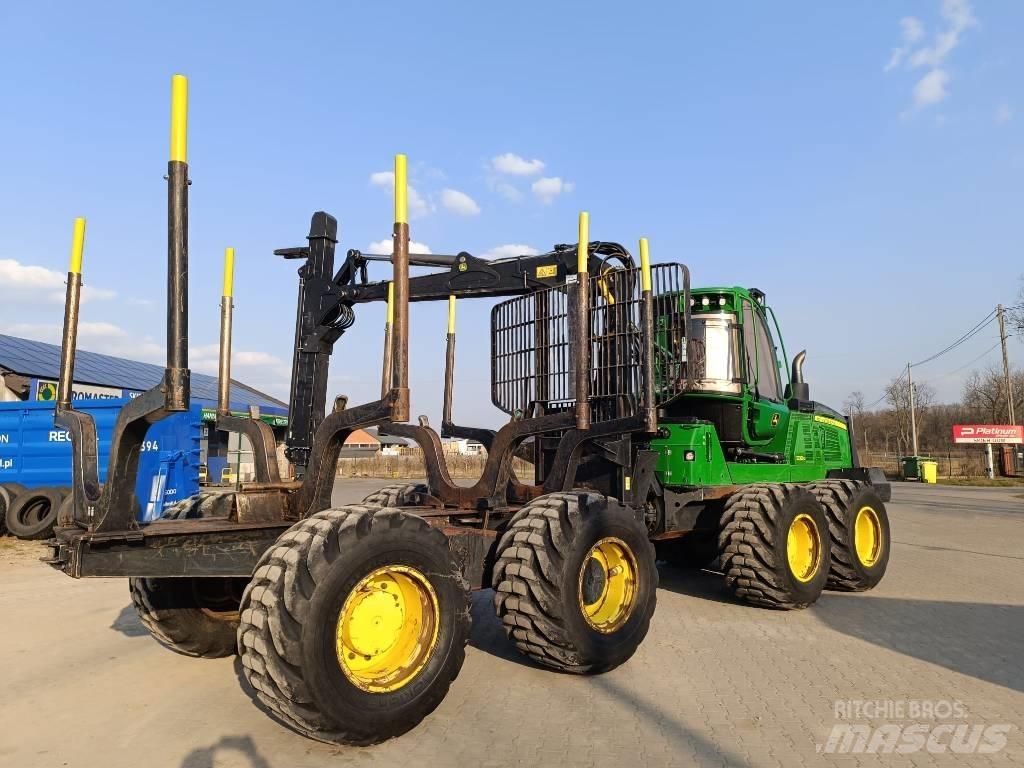 John Deere 1210 G Lesné traktory