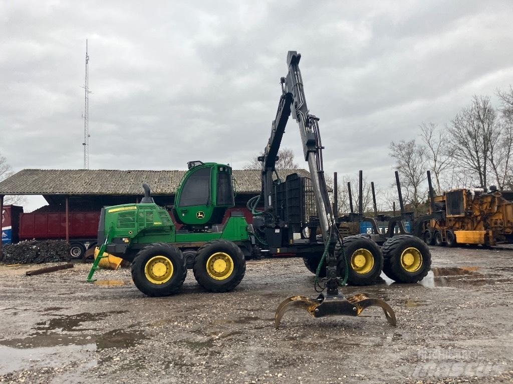 John Deere 1910G Lesné traktory
