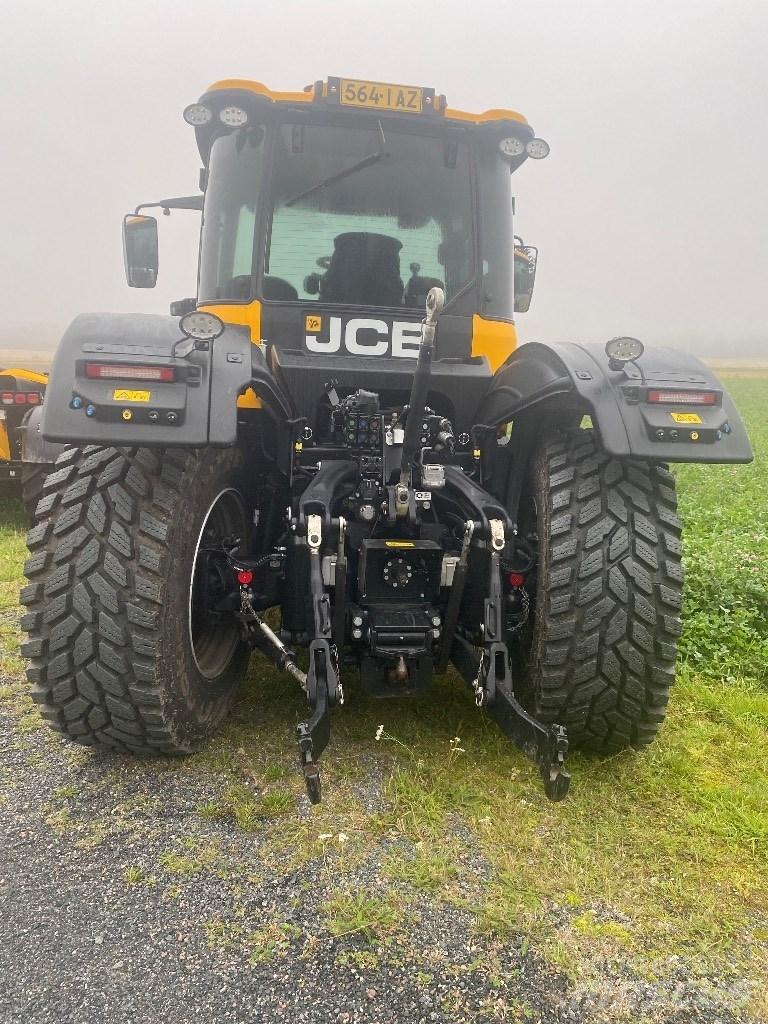 JCB Fastrac 4220 Traktory