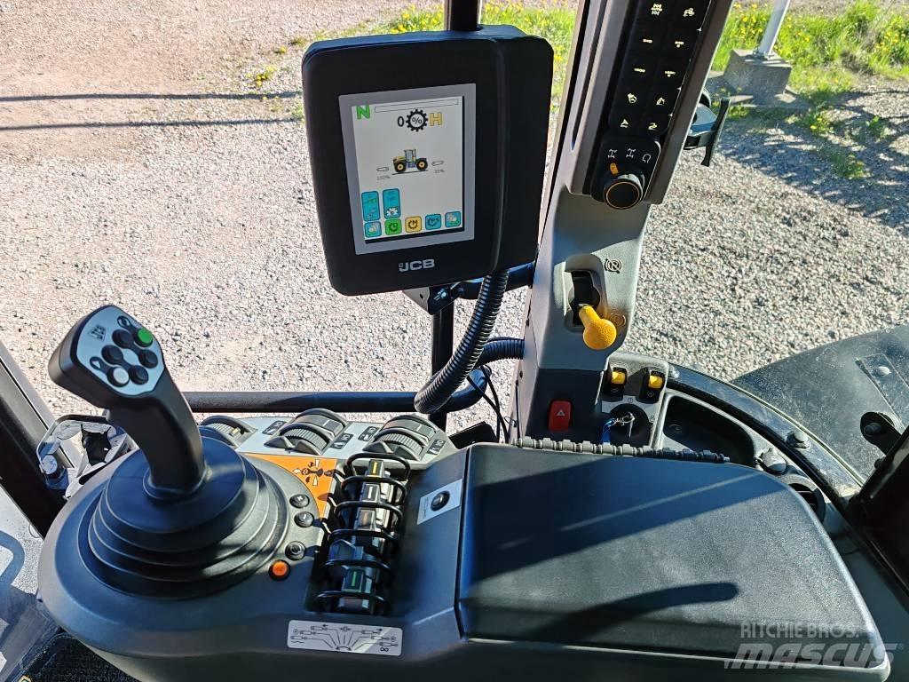 JCB Fastrac 4220 Traktory