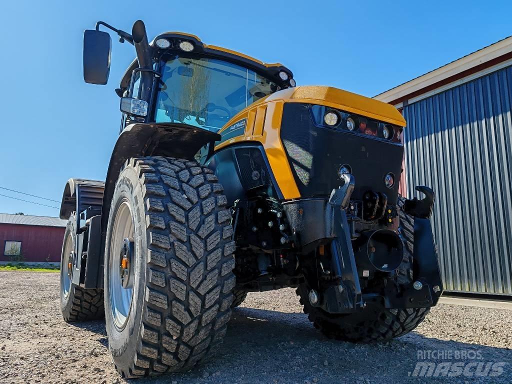 JCB Fastrac 4220 Traktory