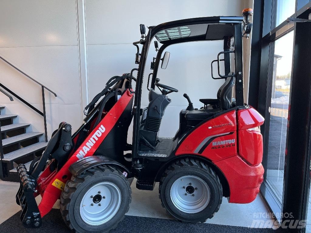 Manitou MLA 2-25 H Viacúčelové nakladače