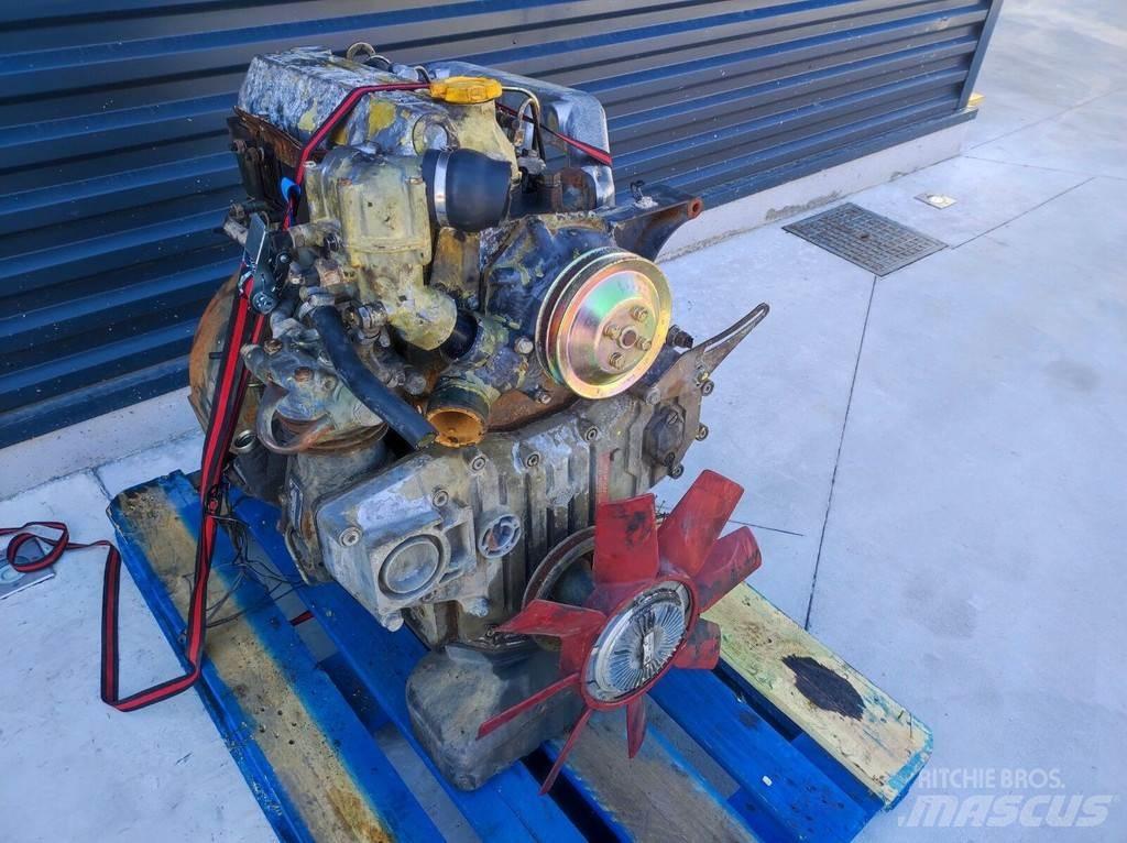 Nissan B440 Motory