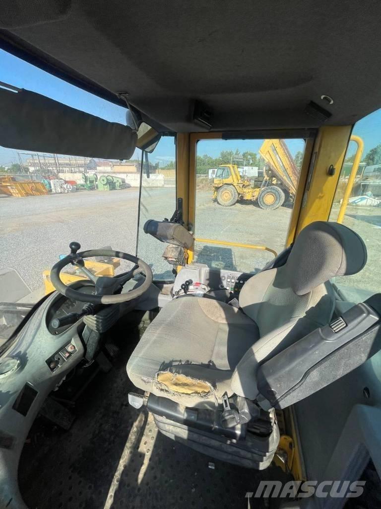 Volvo L 120 E Kolesové nakladače