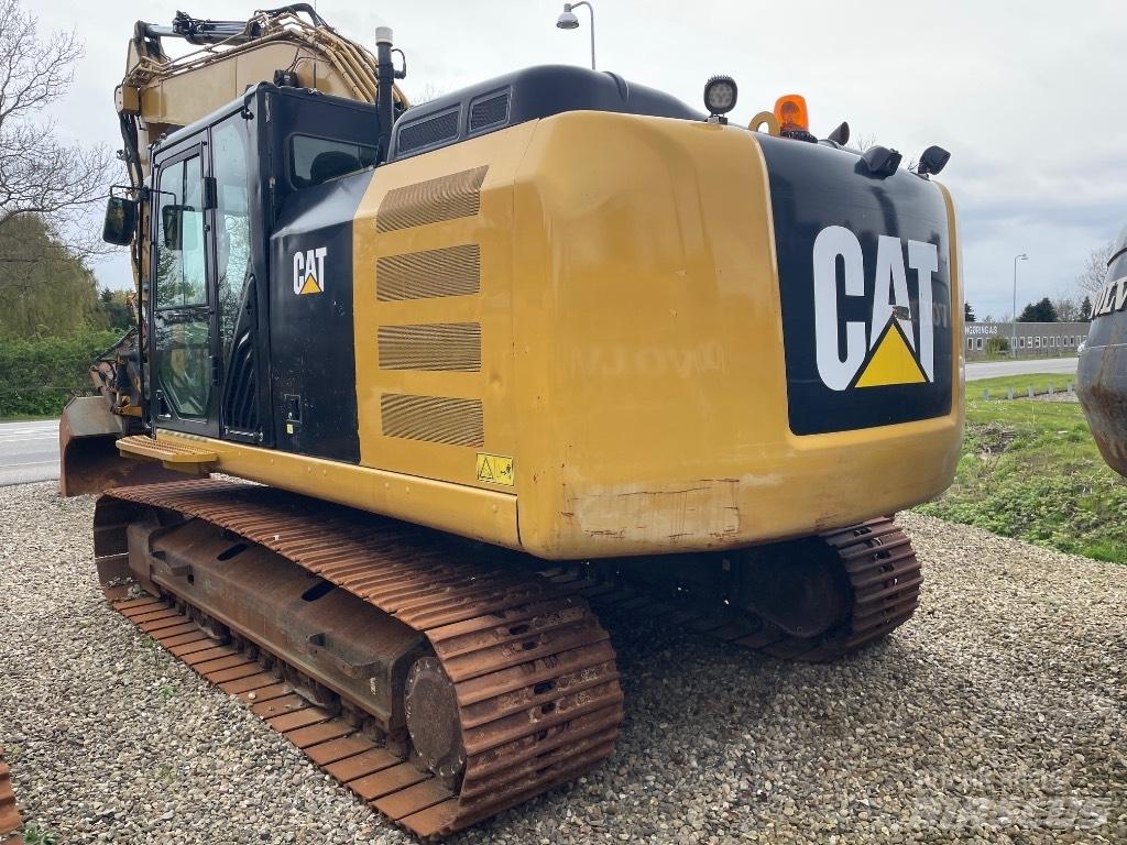 CAT 323FL Pásové rýpadlá