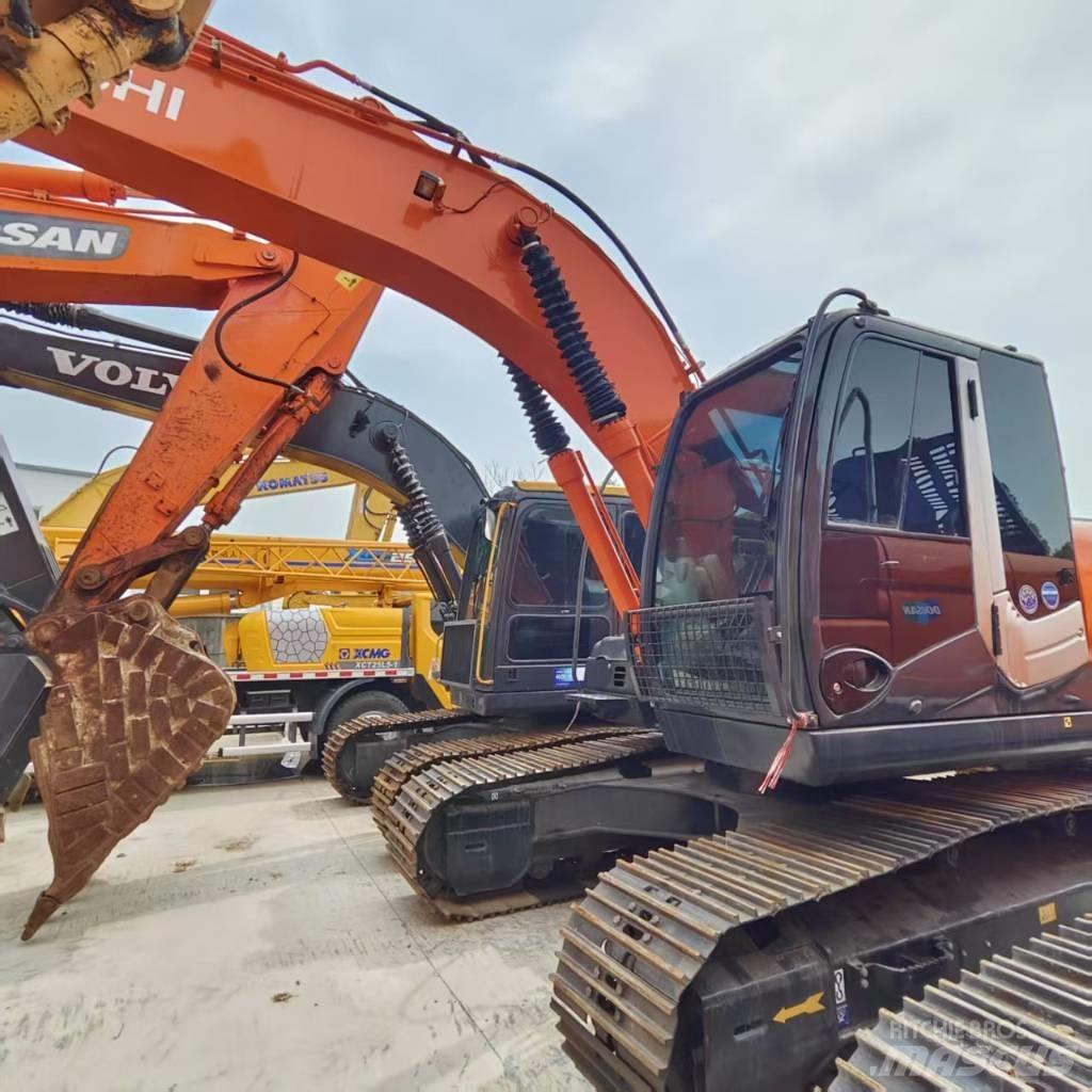 Hitachi ZX 210 Pásové rýpadlá