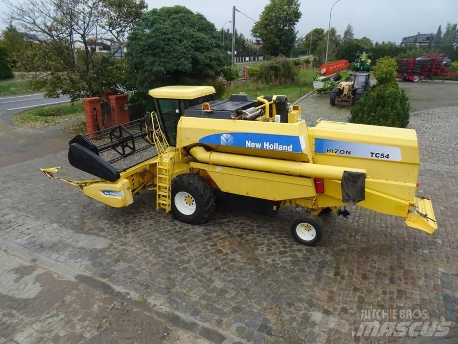 New Holland TC 54 Kombinované zberacie stroje