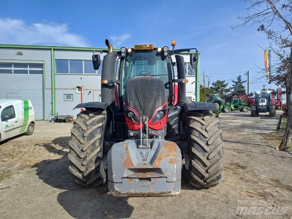 Valtra T 254 Traktory