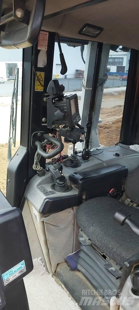 CAT D6N XL Pásové dozéry