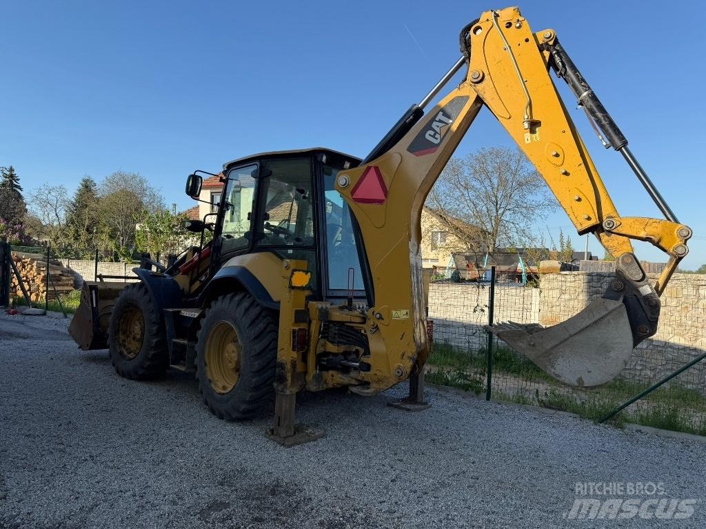CAT 444 E Rýpadlo-nakladače