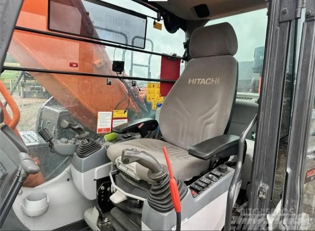 Hitachi ZX 300 LC-6 Pásové rýpadlá