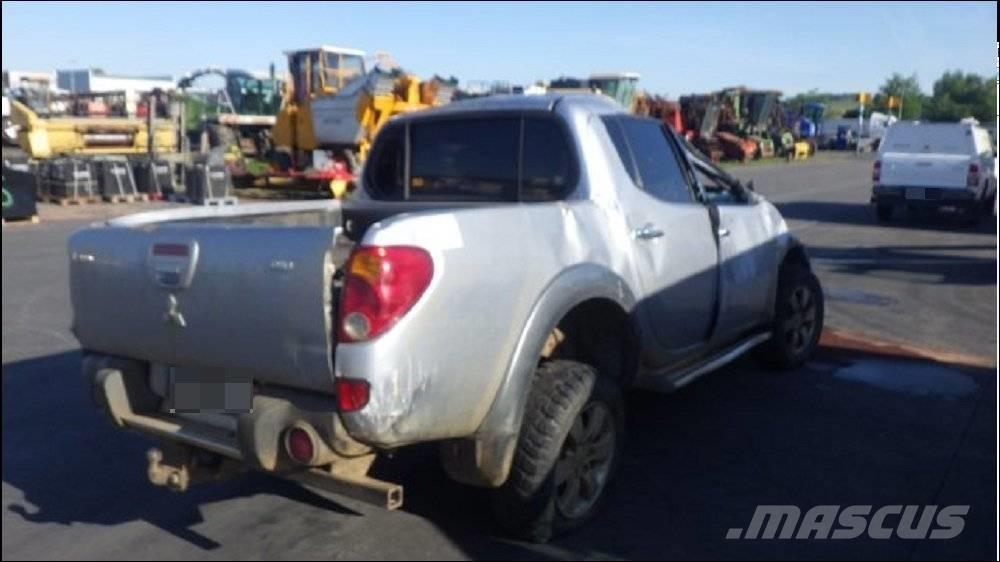 Mitsubishi L 200 3 Nakladacia/sklápacia bočnica