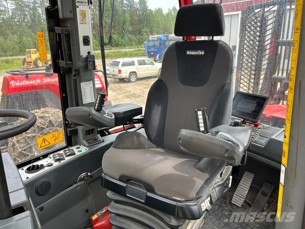 Komatsu 895 Lesné traktory
