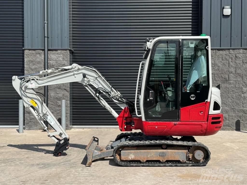 Takeuchi TB 230 Mini rýpadlá < 7t
