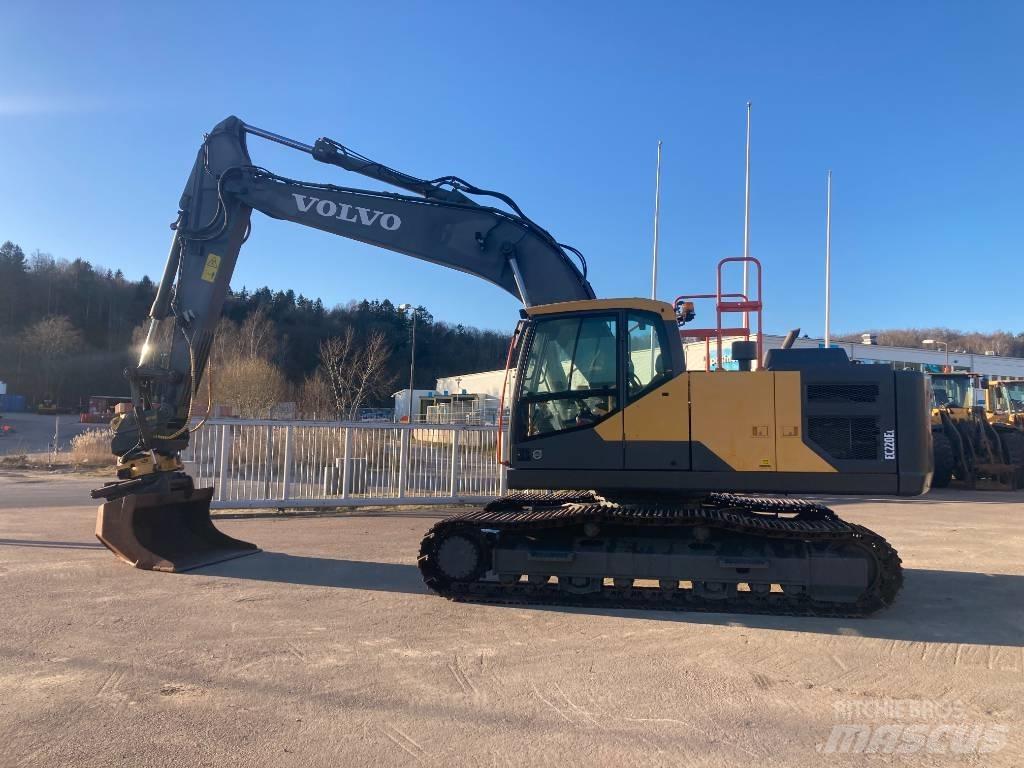 Volvo EC 220 E Pásové rýpadlá