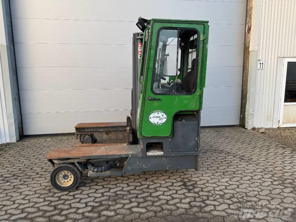 Combilift C 4000 4 cestné vysokozdvižné vozíky