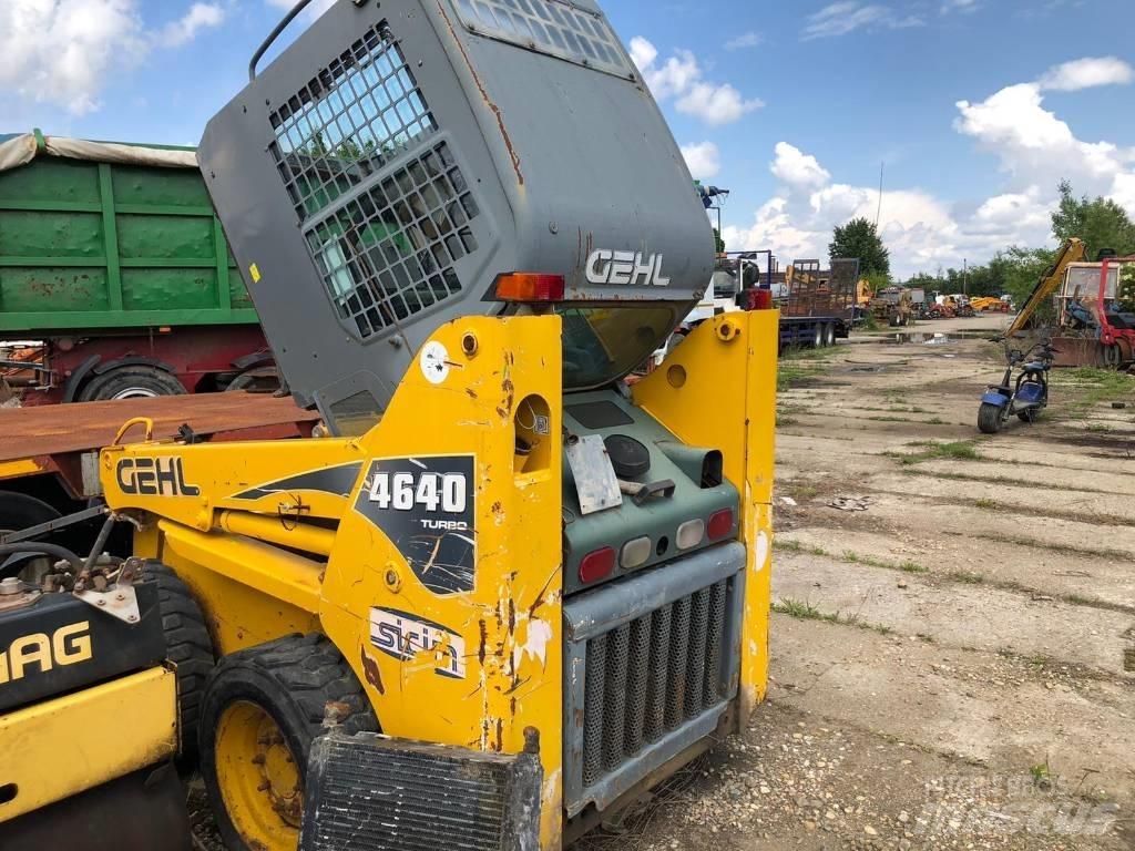 Gehl 4640 FOR PARTS Šmykom riadené nakladače