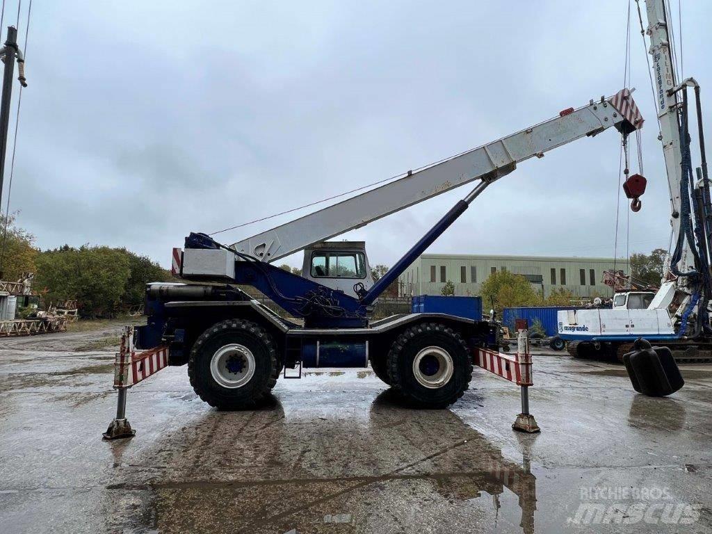 Coles Huskey 630S Žeriavy pre ťažký terén