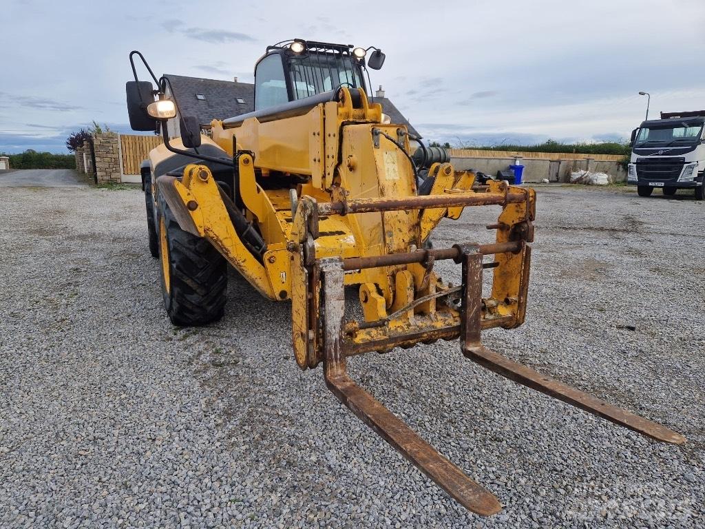 JCB 535140 Teleskopické manipulátory