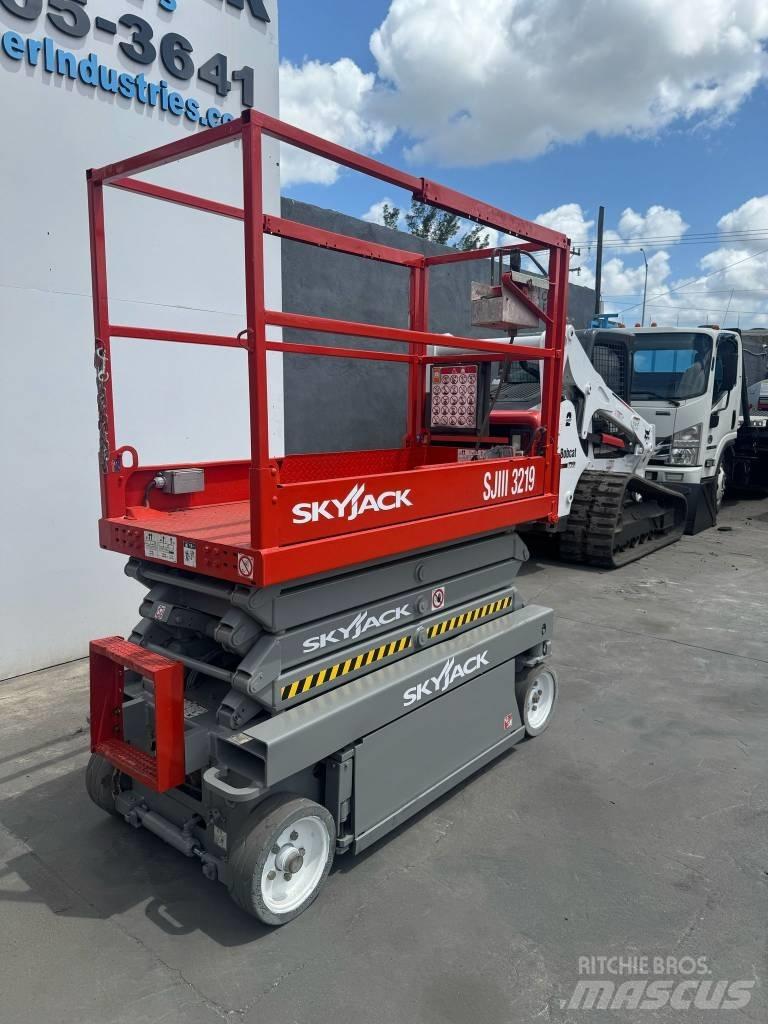SkyJack SJ III 3219 Nožnicové zdvíhacie plošiny