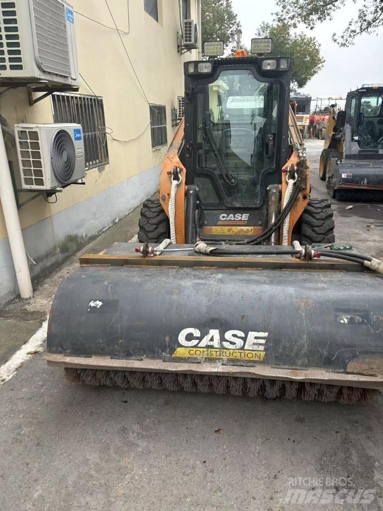 CASE SR 220B Šmykom riadené nakladače