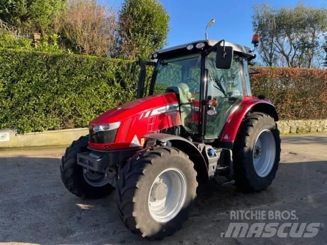 Massey Ferguson 5712 Traktory