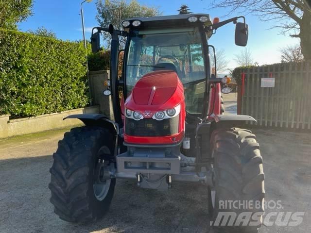 Massey Ferguson 5712 Traktory