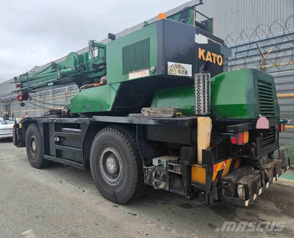 Kato KR 350-3 Žeriavy pre ťažký terén