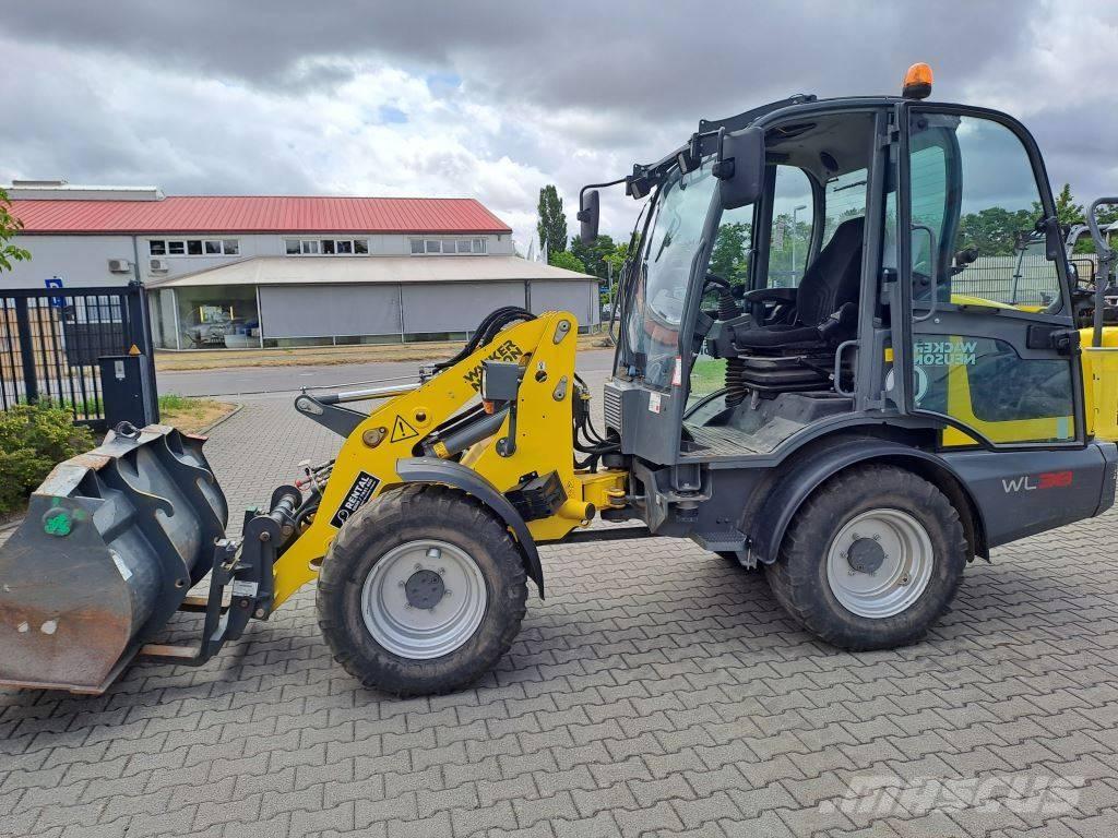Wacker Neuson WL38 Kolesové nakladače