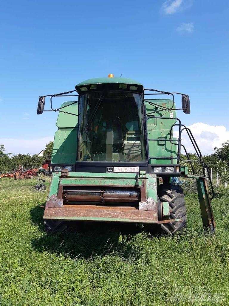 John Deere 2054 Kombinované zberacie stroje