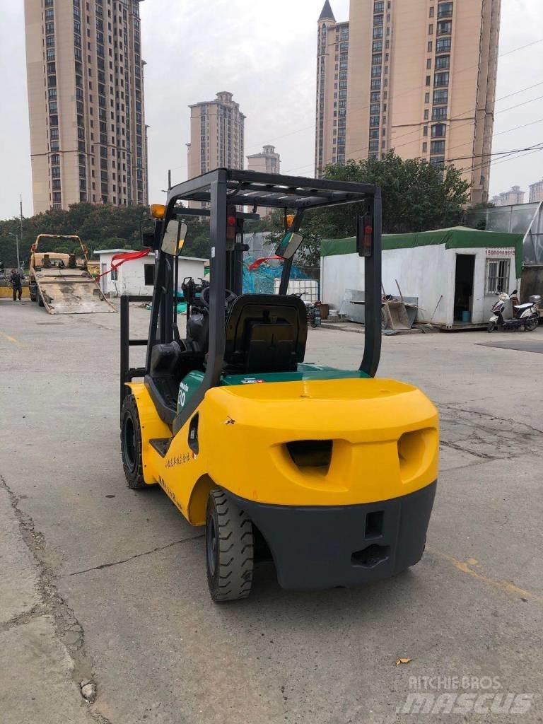Komatsu FD30 Dieselové vozíky