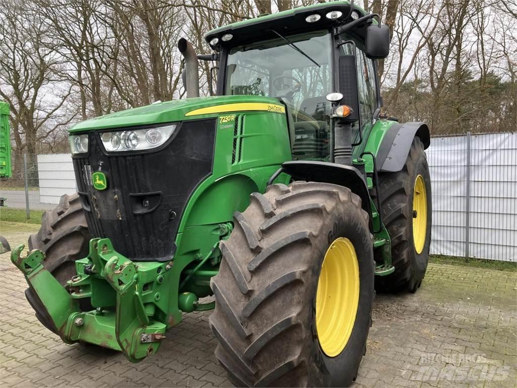 John Deere 7230R Traktory