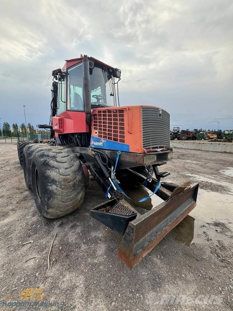 Valmet 890.2 Lesné traktory