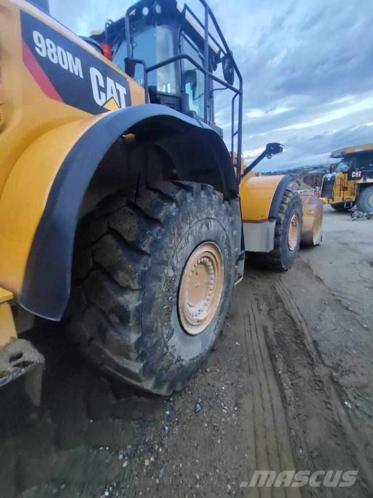 CAT 980M Kolesové nakladače