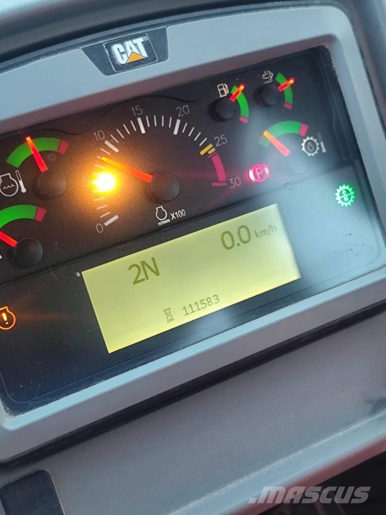CAT 980M Kolesové nakladače
